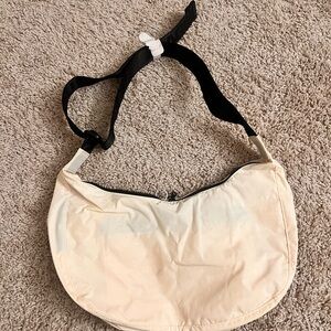 BAGGU Medium Nylon Crescent Bag